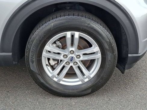 Used 2023 Ford Explorer XLT AWD/4WD image 11