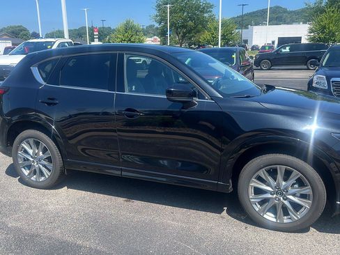 Used 2025 MAZDA CX-5 AWD 2.5 S w/ Premium Plus Pkg image 3