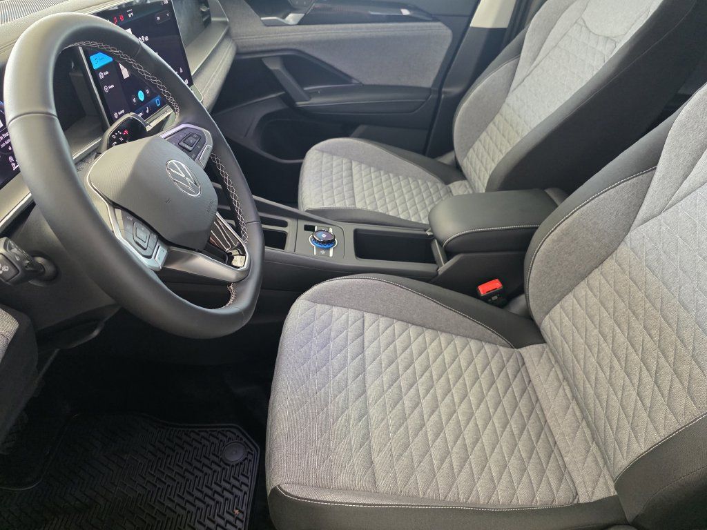 New 2026 Volkswagen Tiguan S FWD image 11