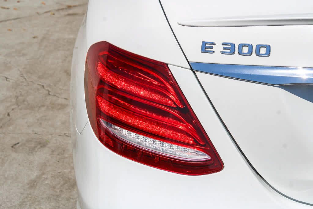 Used 2018 Mercedes-Benz E 300 image 7