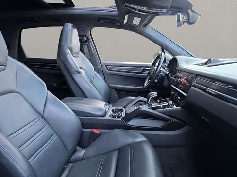 Used 2021 Porsche Cayenne GTS image 16