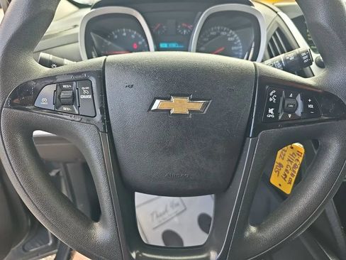 Used 2017 Chevrolet Equinox LS AWD/4WD image 13