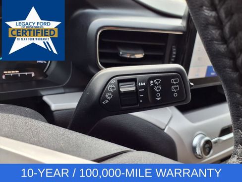Used 2024 Ford Explorer XLT w/ Equipment Group 202A RWD image 18