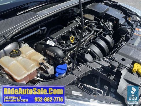 Used 2016 Ford Focus SE w/ SE Cold Weather Package FWD image 20