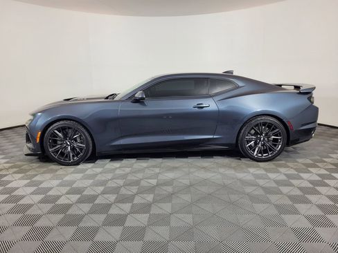 Used 2019 Chevrolet Camaro ZL1 RWD image 6