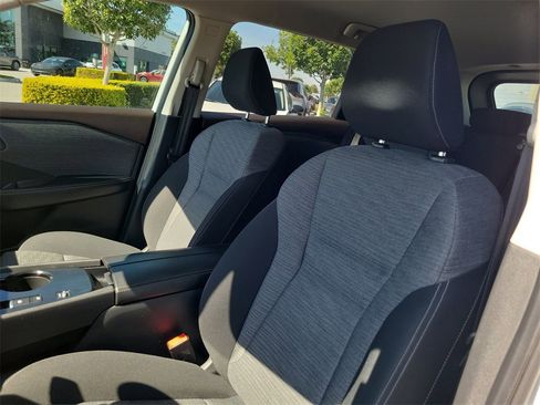 Used 2021 Nissan Rogue SV image 20