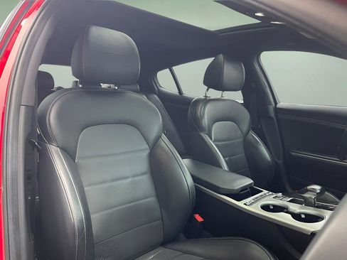 Used 2018 Kia Stinger GT2 image 21