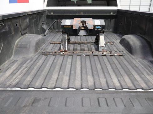 Used 2022 Chevrolet Silverado 2500 Custom w/ Custom Value Package AWD/4WD image 28