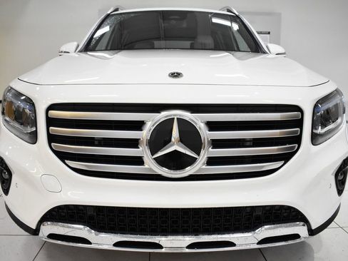 Certified 2024 Mercedes-Benz GLB 250 4MATIC image 8