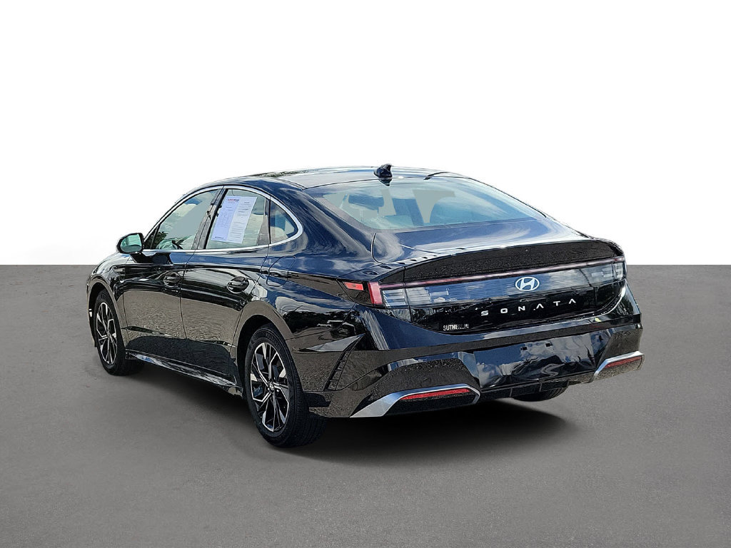 Used 2025 Hyundai Sonata SEL FWD image 4