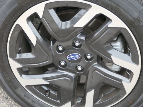 Used 2025 Subaru Forester Limited AWD/4WD image 11