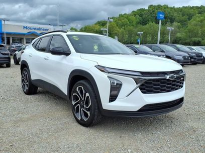 Used 2025 Chevrolet Trax RS w/ Driver Confidence Package