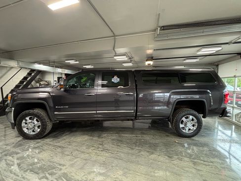 Used 2016 GMC Sierra 2500 SLT w/ Duramax Plus Package AWD/4WD image 6