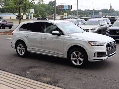 Used 2022 Audi Q7 3.0T Premium w/ Convenience Package AWD/4WD image 2