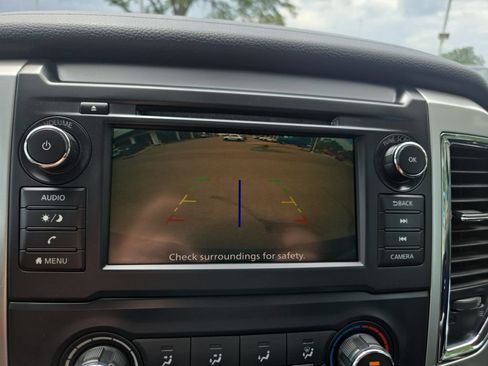 Used 2019 Nissan Titan SV AWD/4WD image 22