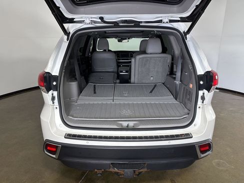 Used 2018 Toyota Highlander Limited Platinum AWD/4WD image 14