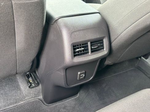 Used 2024 Chevrolet Equinox LT image 16