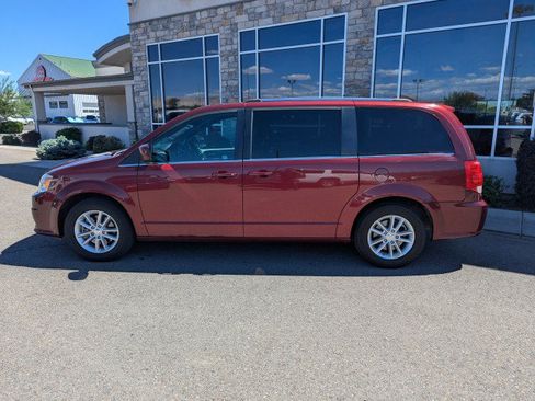 Used 2019 Dodge Grand Caravan SXT FWD image 2
