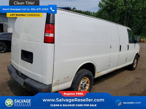 Used 2017 GMC Savana 2500 Extended RWD image 4