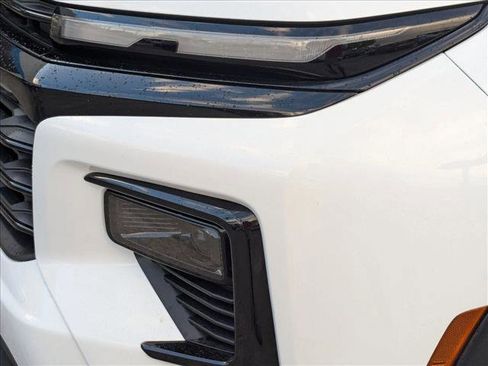 Used 2024 Chevrolet Traverse LT w/ Midnight/Sport Edition image 9