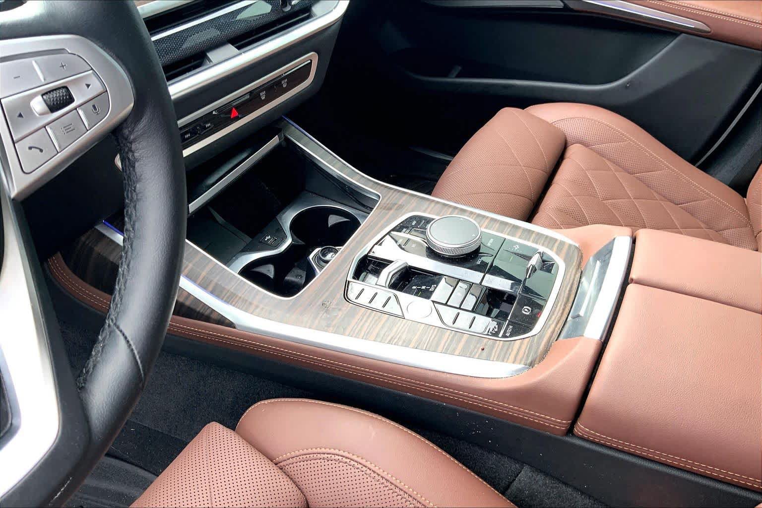 Used 2024 BMW X7 xDrive40i AWD/4WD image 16