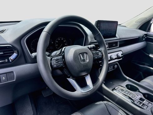 Used 2024 Honda Pilot Touring image 9
