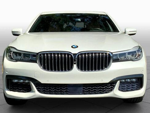 Used 2017 BMW 740i RWD image 3