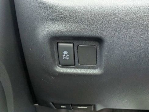 Used 2014 Nissan Versa S Plus FWD image 20