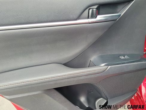 Used 2020 Toyota Camry XLE FWD image 14