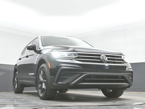 Used 2022 Volkswagen Tiguan SE AWD/4WD image 41