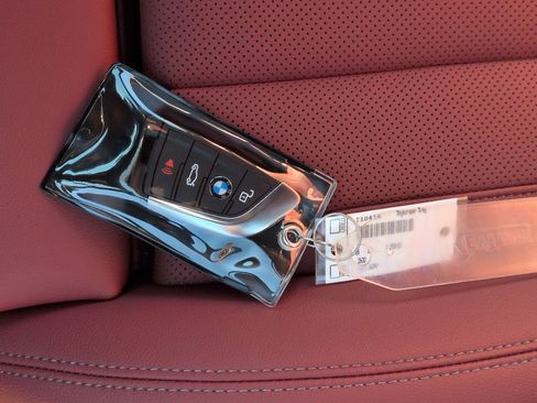 New 2026 BMW 330i Sedan w/ M Sport Package image 36