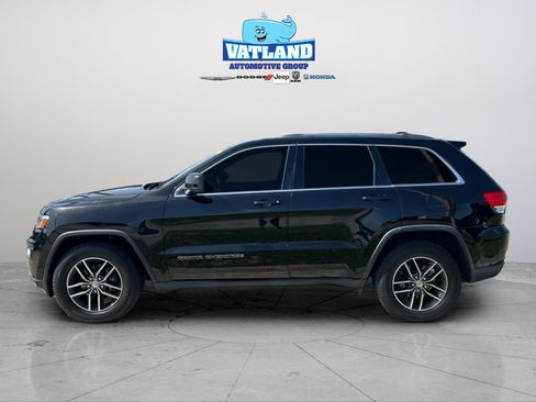 Used 2018 Jeep Grand Cherokee Laredo RWD image 2
