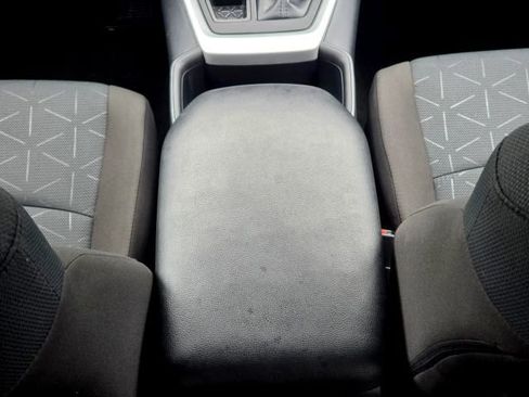 Used 2025 Toyota RAV4 XLE image 21