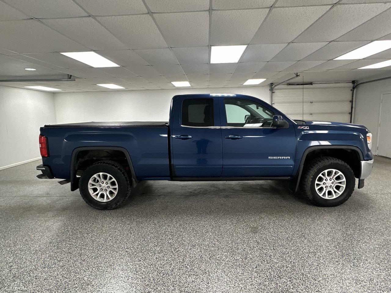 Used 2015 GMC Sierra 1500 SLE w/ SLE Value Package AWD/4WD image 9