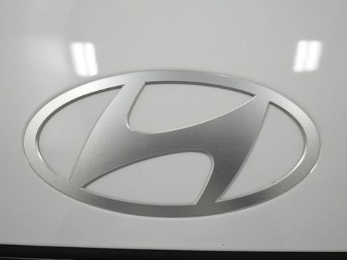 Used 2025 Hyundai Santa Fe Limited AWD/4WD image 12