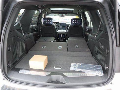 New 2025 GMC Yukon AT4 Ultimate image 9