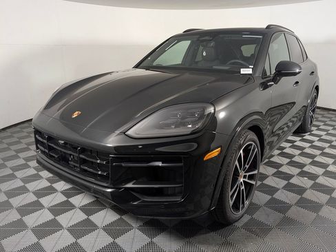 New 2026 Porsche Cayenne GTS AWD/4WD image 1
