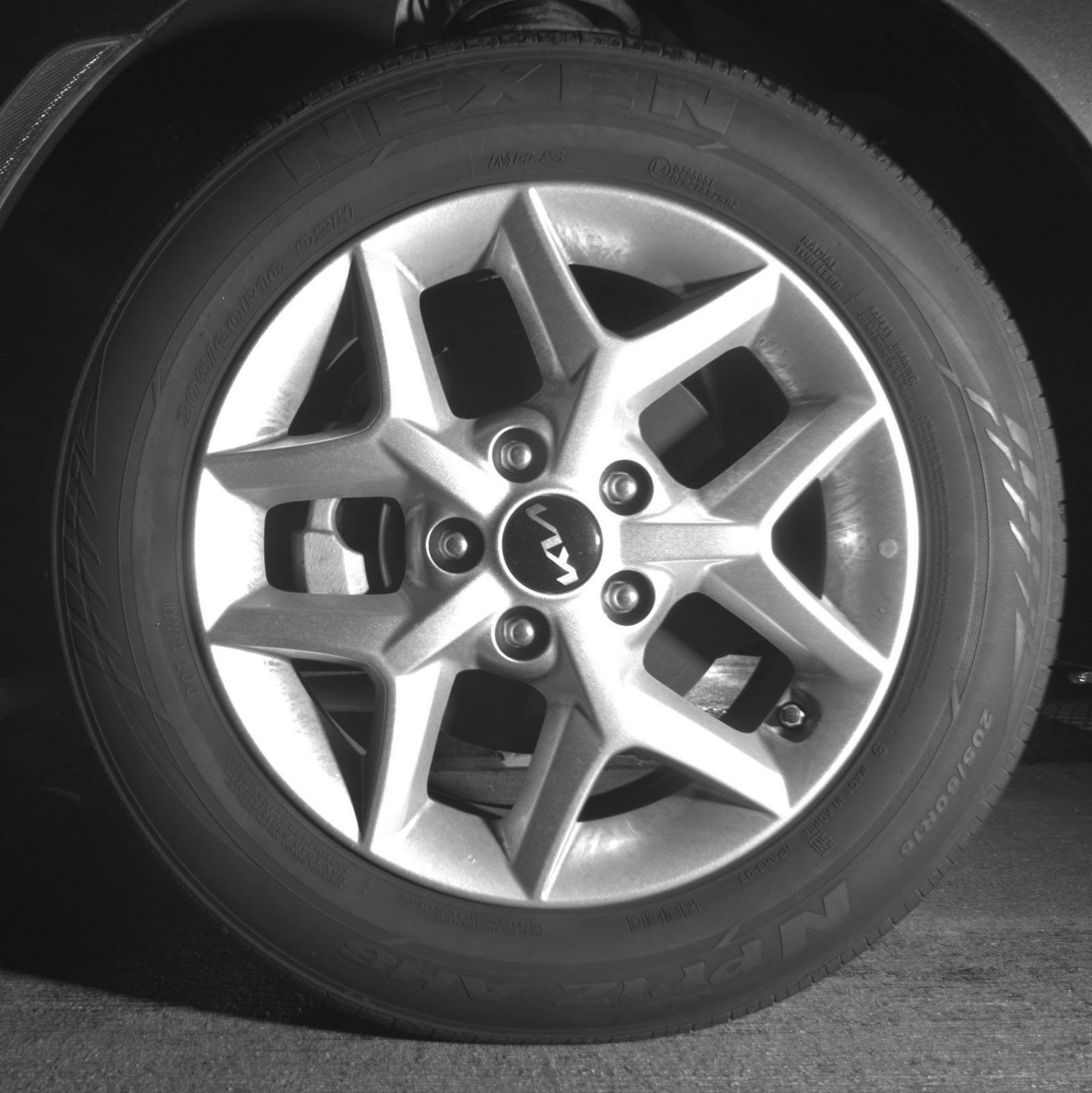 Used 2025 Kia Soul LX w/ LX Technology Package FWD image 12