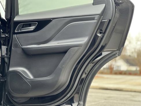 Used 2020 Jaguar F-PACE Premium image 19