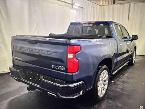 Used 2019 Chevrolet Silverado 1500 High Country w/ Technology Package image 4