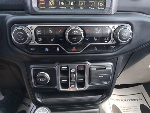 Certified 2022 Jeep Wrangler Unlimited Sahara w/ Cold Weather Group image 16