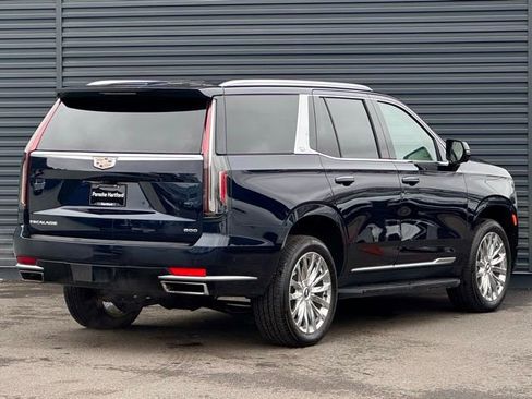 Used 2021 Cadillac Escalade Premium Luxury AWD/4WD image 7