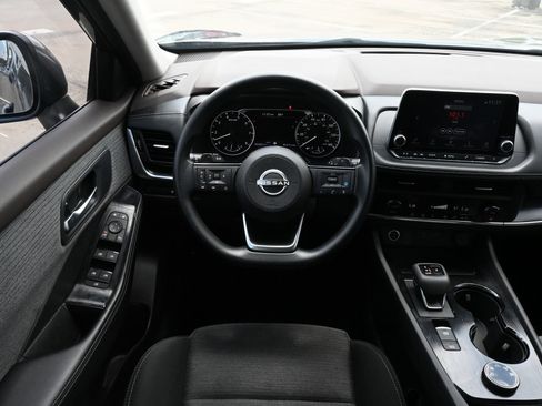 Used 2023 Nissan Rogue SV AWD/4WD image 10