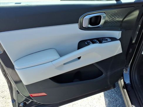 Used 2025 Kia Sorento S w/ Panoramic Sunroof Package FWD image 16