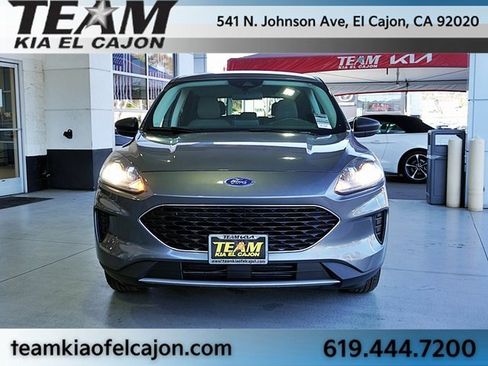 Used 2022 Ford Escape SE image 4