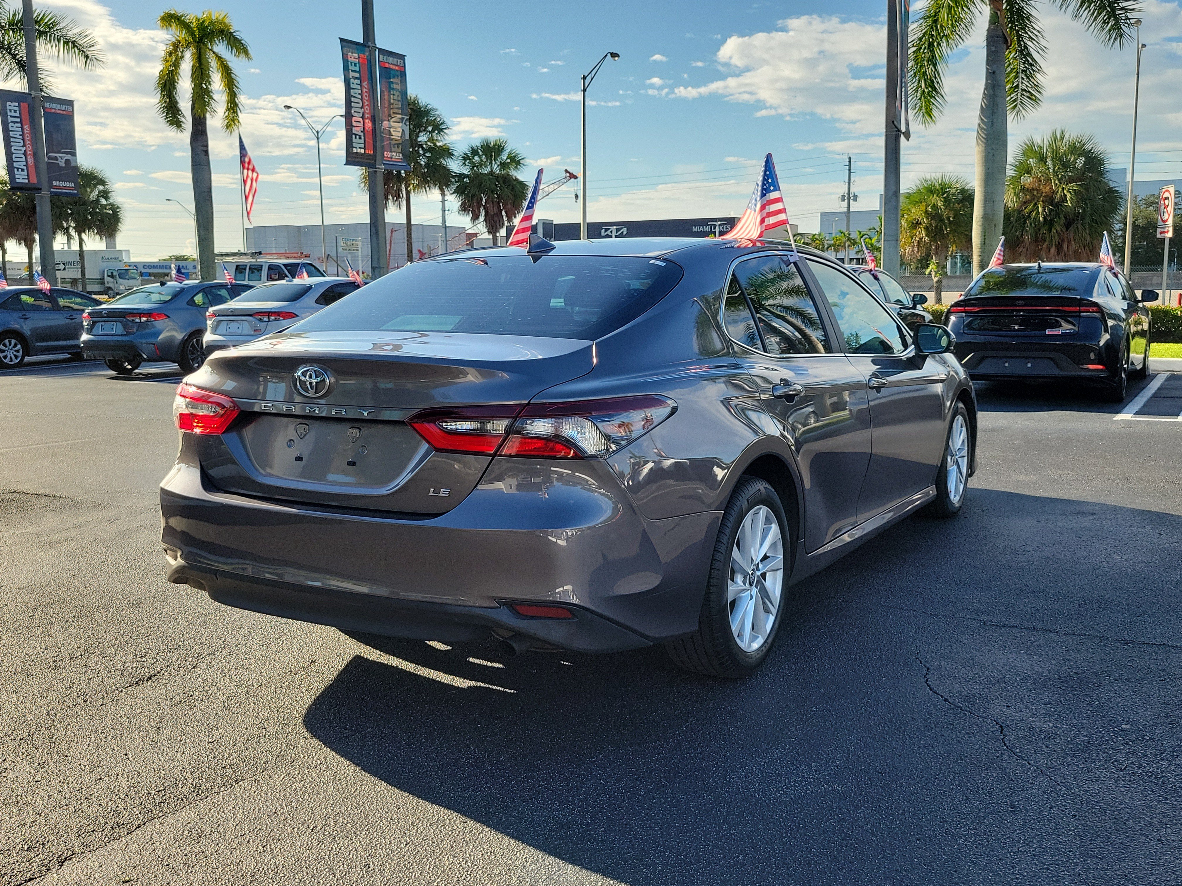 Used 2022 Toyota Camry LE FWD image 11