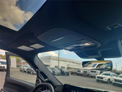 New 2026 Lincoln Navigator L Reserve w/ Jet Appearance Package image 32