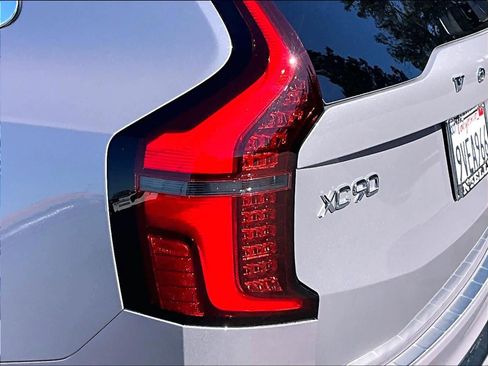 Used 2026 Volvo XC90 B6 Plus w/ Protection Package Premier AWD/4WD image 33