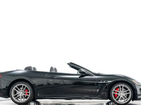 Used 2014 Maserati GranTurismo Convertible RWD image 2