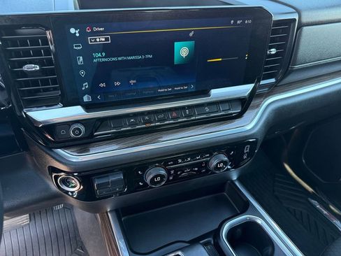 Used 2022 Chevrolet Silverado 1500 RST image 16